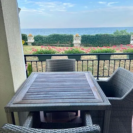 La Veranda Apartment, Complex Carpe Diem, Free Parking & Swimming Pool Balchik