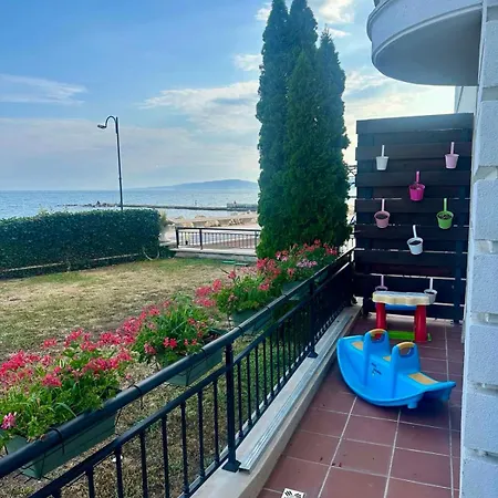 La Veranda Apartment, Complex Carpe Diem, Free Parking & Swimming Pool Apartment Balchik