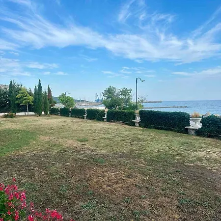 La Veranda Apartment, Complex Carpe Diem, Free Parking & Swimming Pool Balchik