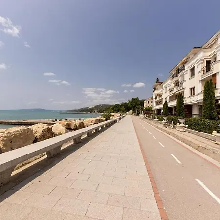 La Veranda Apartment, Complex Carpe Diem, Free Parking & Swimming Pool Διαμέρισμα