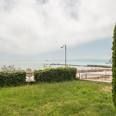 Apartment La Veranda Apartment, Complex Carpe Diem, Free Parking & Swimming Pool *